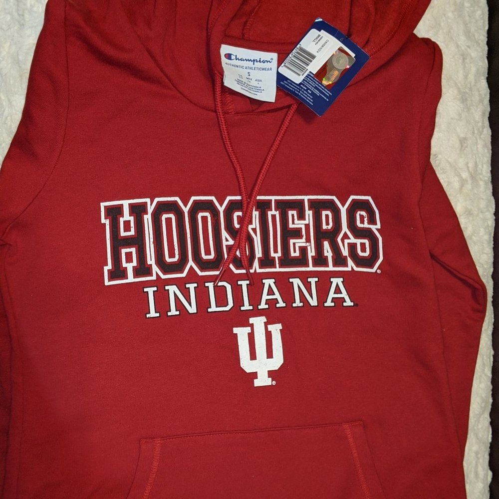 Women's NWT IU Sweatshirt